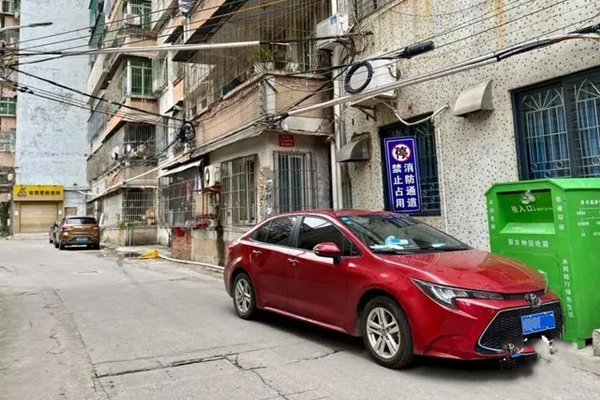 暢通消防通道，守護群眾安全！湛江坡頭消防聯(lián)合區(qū)交警大隊開展消防車通道專項整治